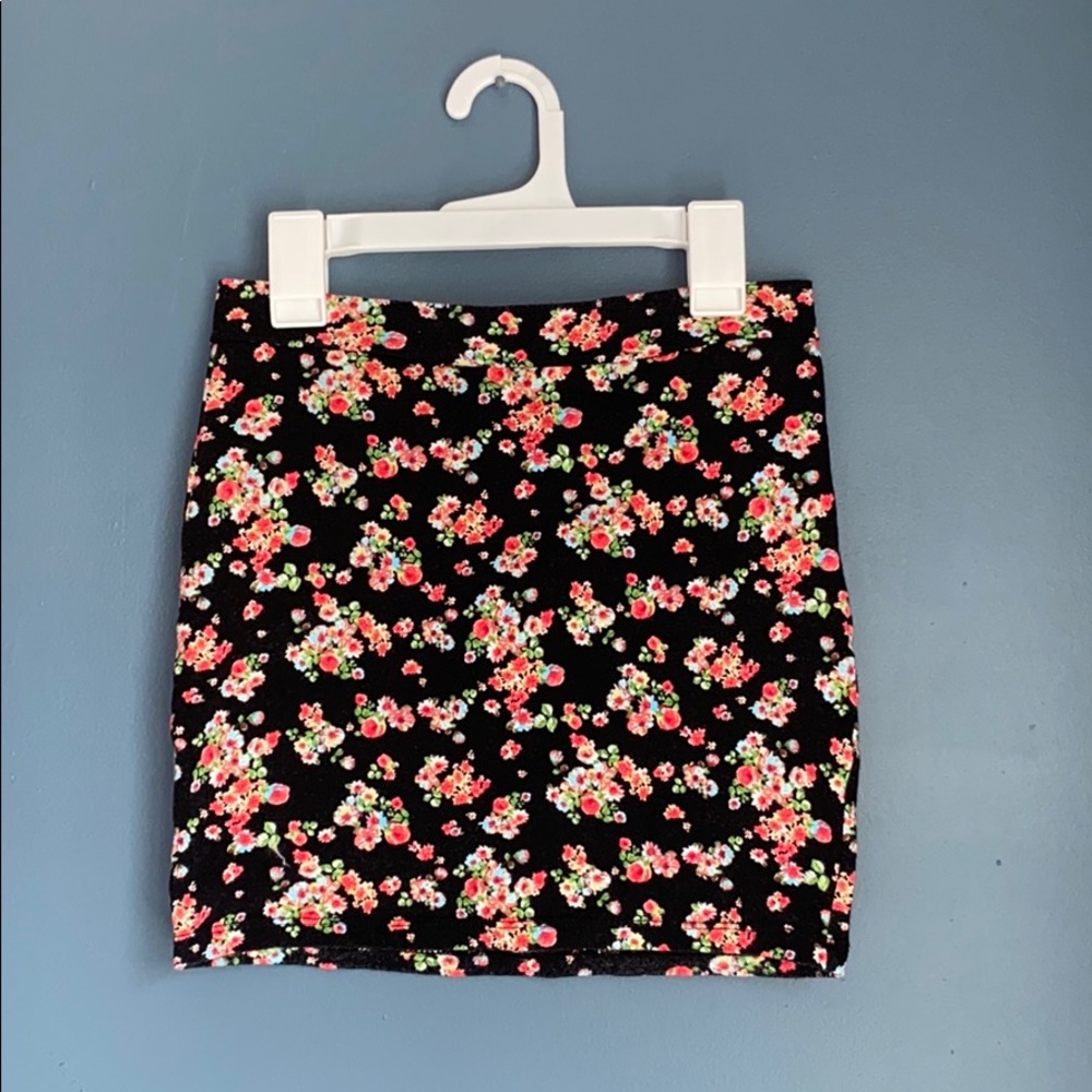 Stretchy Black Skirt with Floral Print